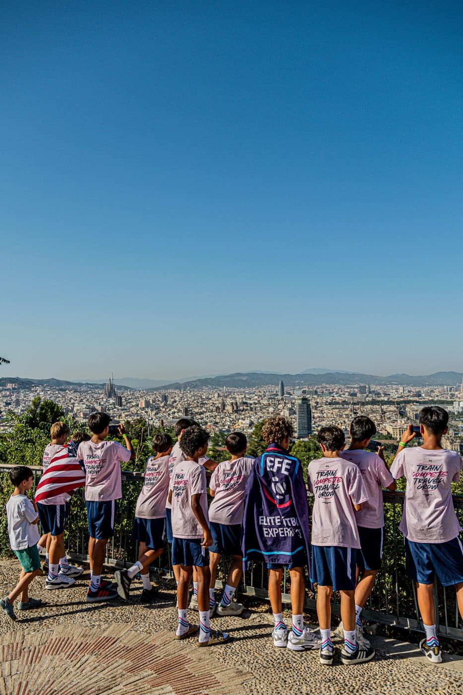 EFE players in front of Sagrada Família